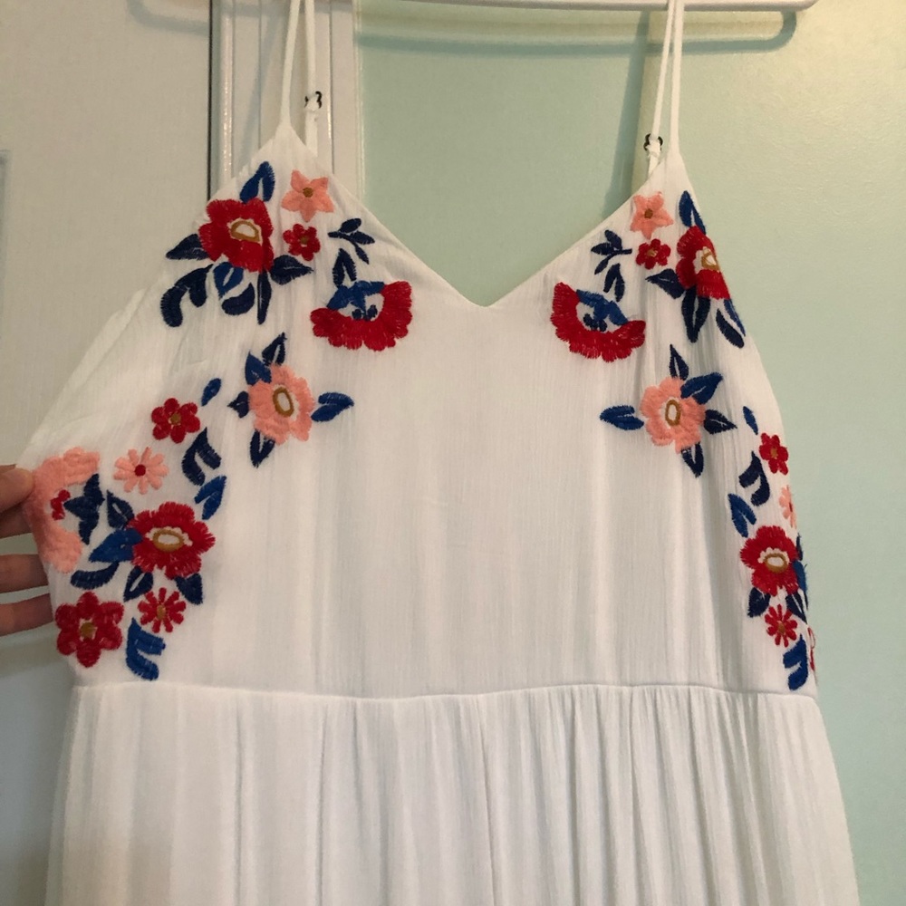 White maxi dress